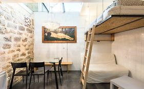 Attractive 25 M2 In A Central District